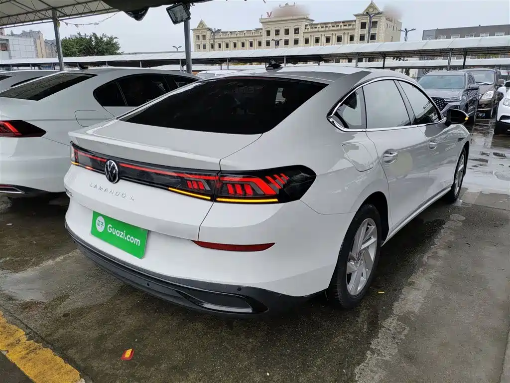 Lamando Lamando L 280 TSI DSG Dazzle Hot