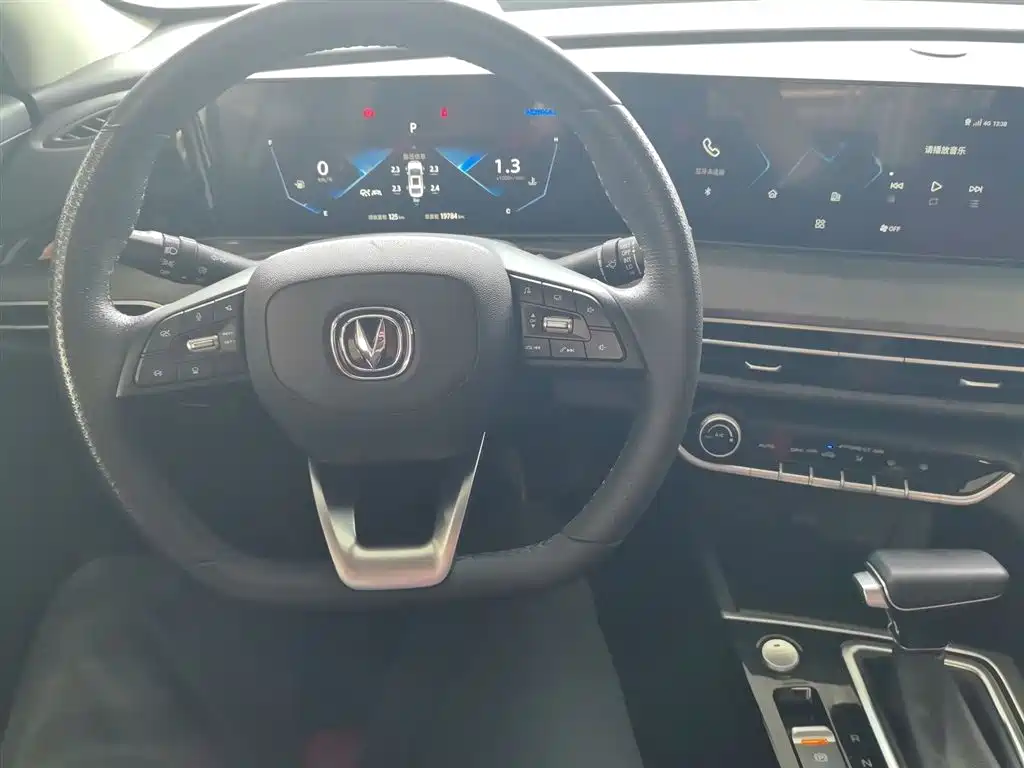 Eado PLUS Blue Whale NE 1.4 T GDI DCT Flagship