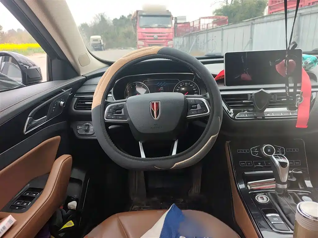 Hongqi H5 30 TD Dynamic