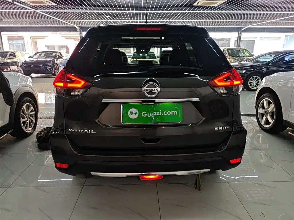X-Trail 2.0 L CVT 2 WD XL Premium Premium Commemorative