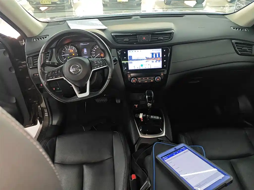 X-Trail 2.0 L CVT 2 WD XL Premium Premium Commemorative