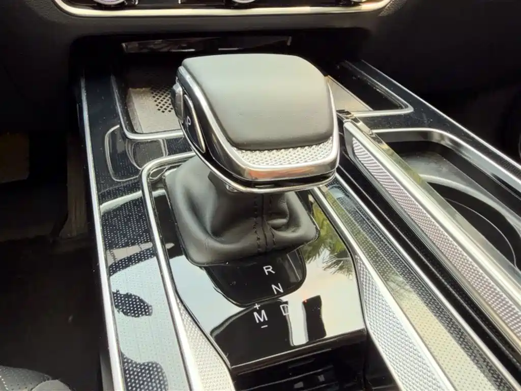 Hongqi HS5 2.0 T Flagship Enjoyment Pro