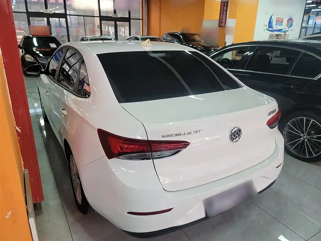 Excelle GT Facelift Exemplary 1.5 L Auto Elite