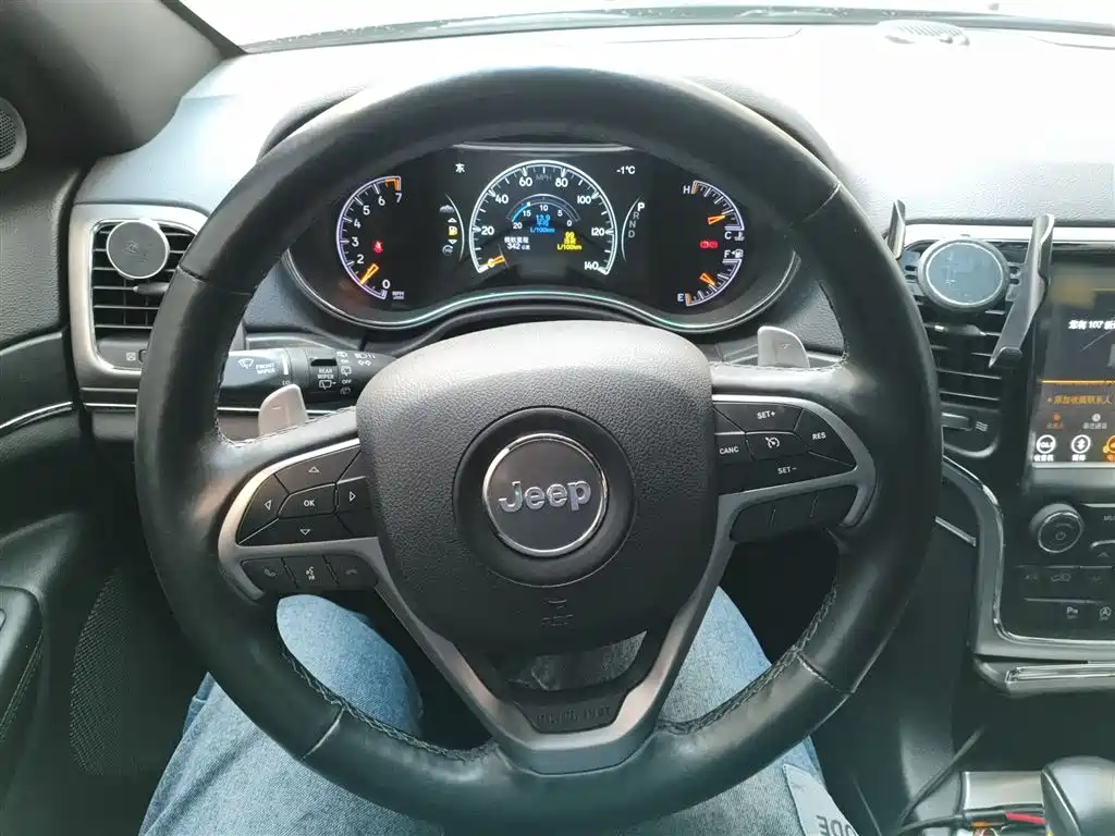 Grand Cherokee (Import) 3.0 L Comfort Enjoyment Navigation