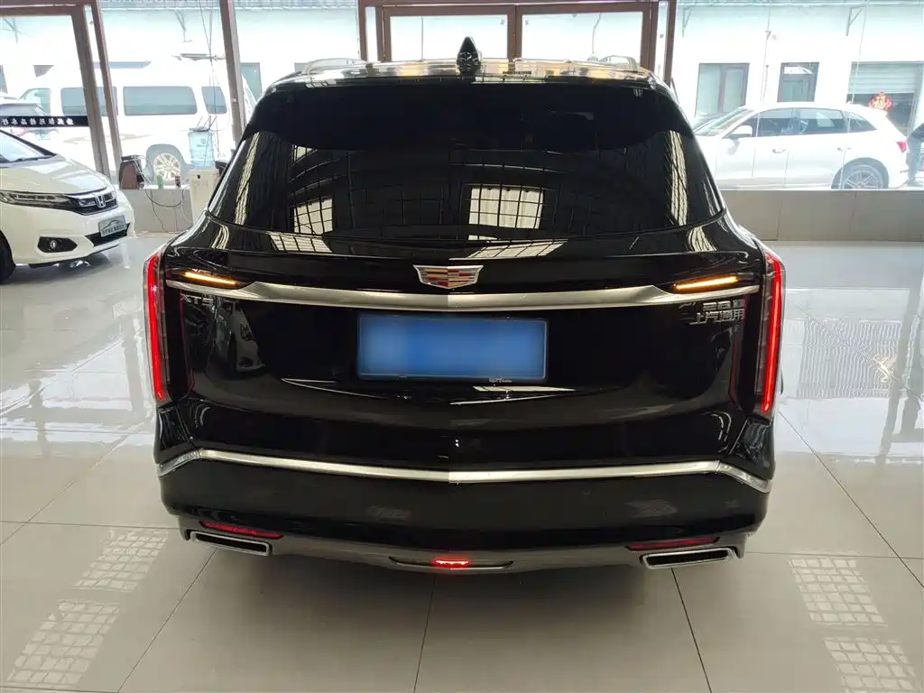 Cadillac XT5 2.0 T Metropolis