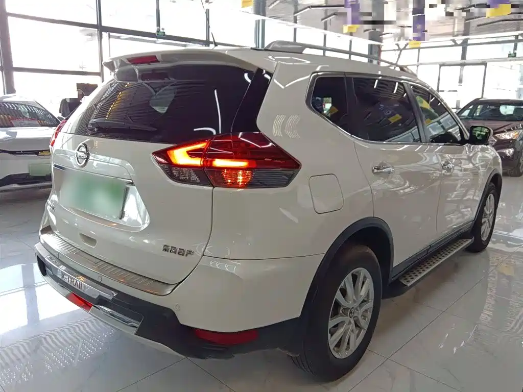 X-Trail 2.0 L CVT 2 WD XL Premium Premium Commemorative