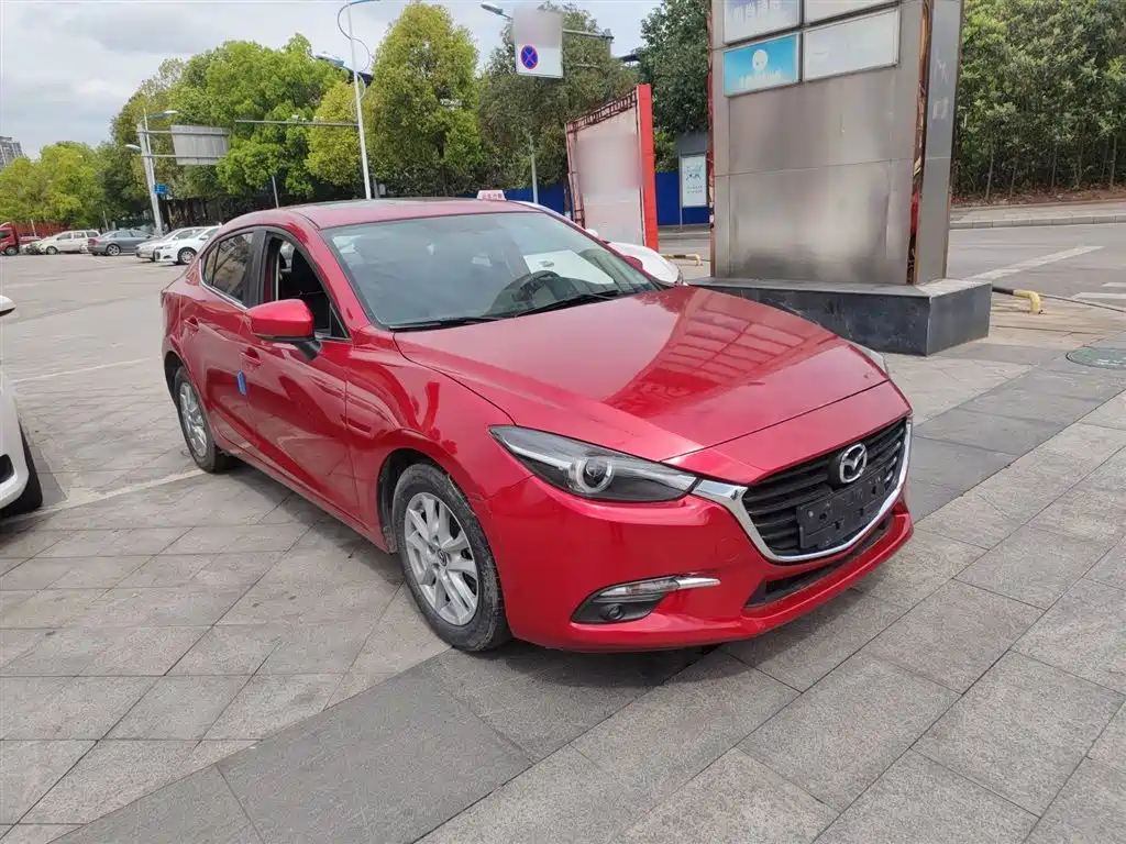 Mazda 3 Axela Sedan 1.5 L Auto Luxury CN-V