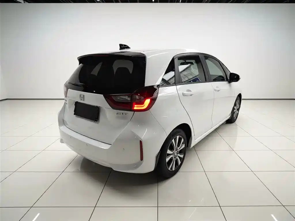 Fit 1.5 L CVT Trend Sport