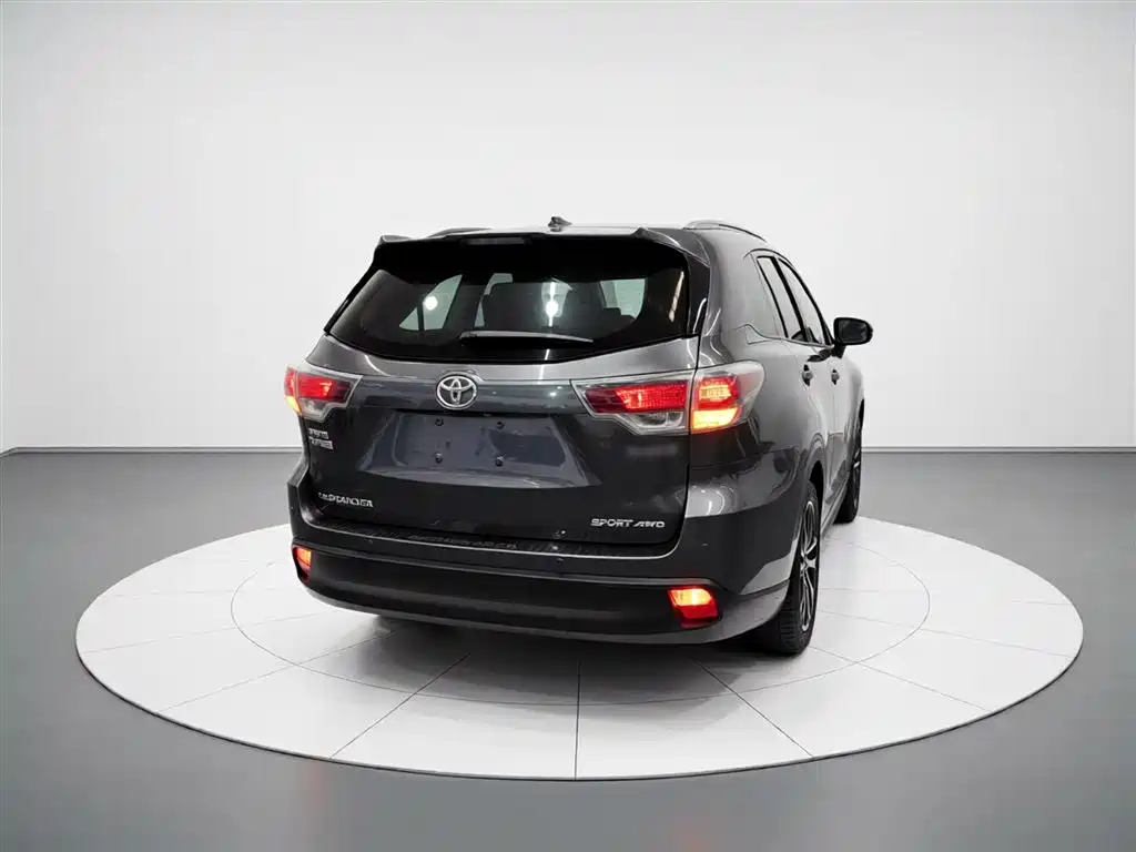 Highlander 2.0 T 4 WD Luxury 7-seat