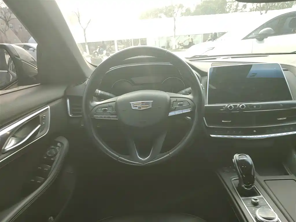 Cadillac CT5 28 T Fashion