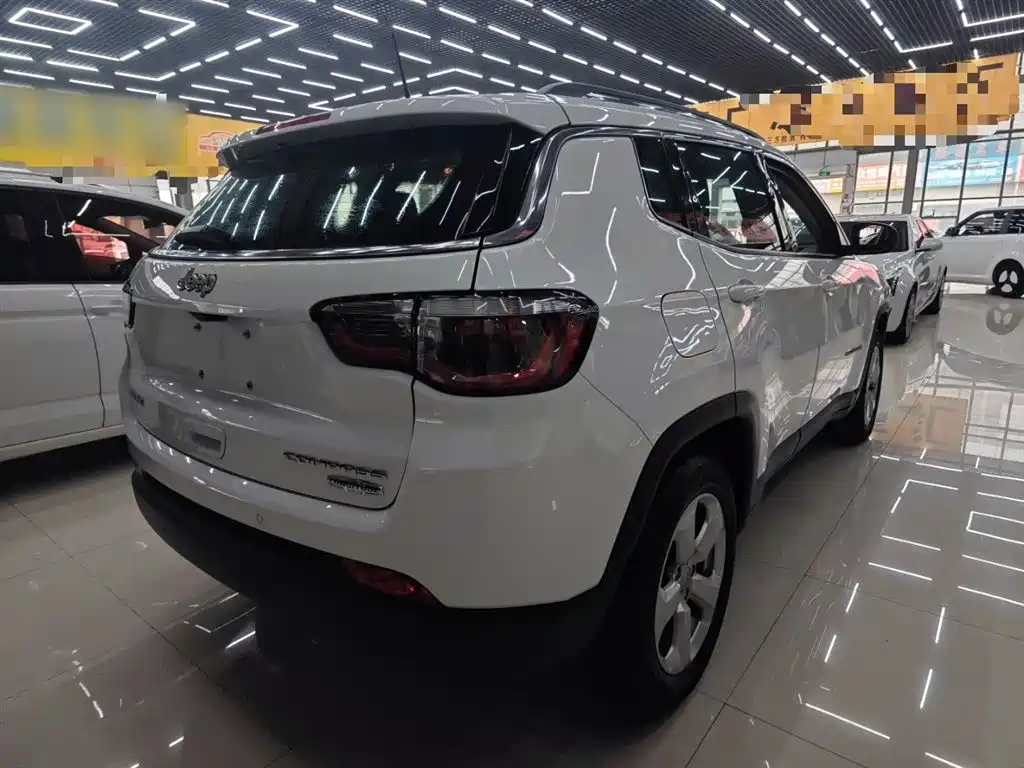 Compass 200 T Auto Home Enjoyment