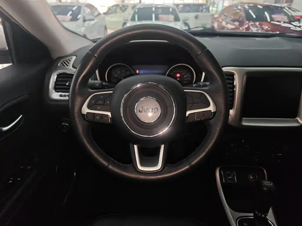 Compass 200 T Auto Home Enjoyment
