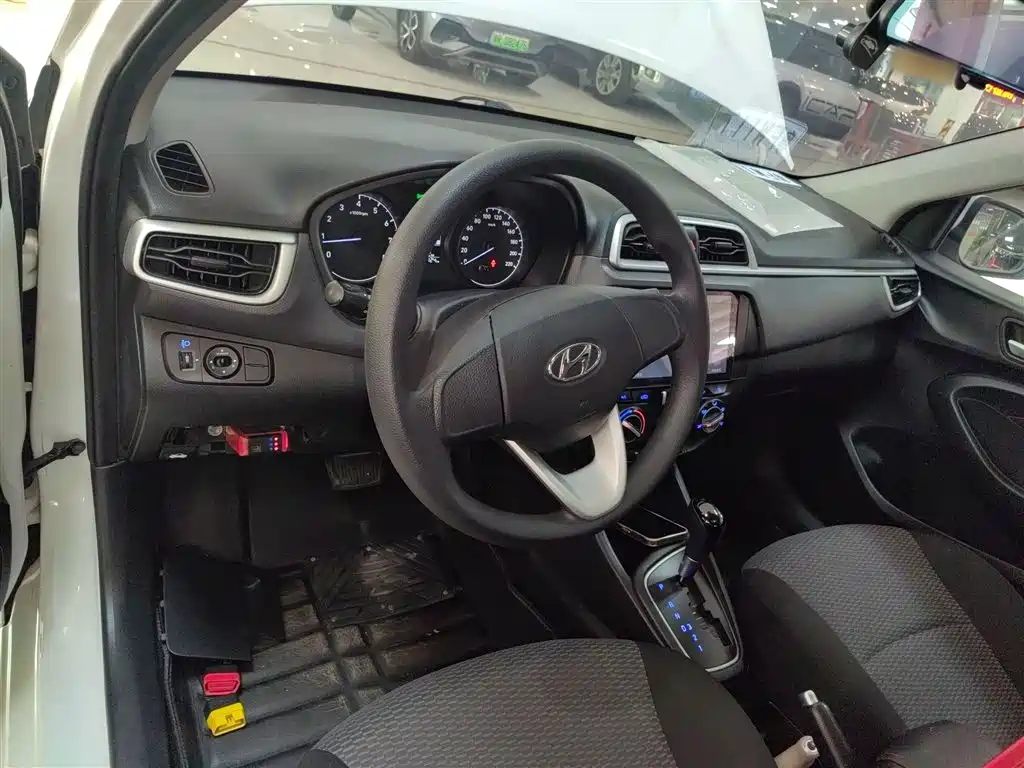 Accent 1.4 L Auto Leap Enjoyment CN-V
