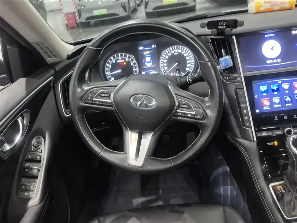 Infiniti Q50 L 2.0 T Comfort CN-VI