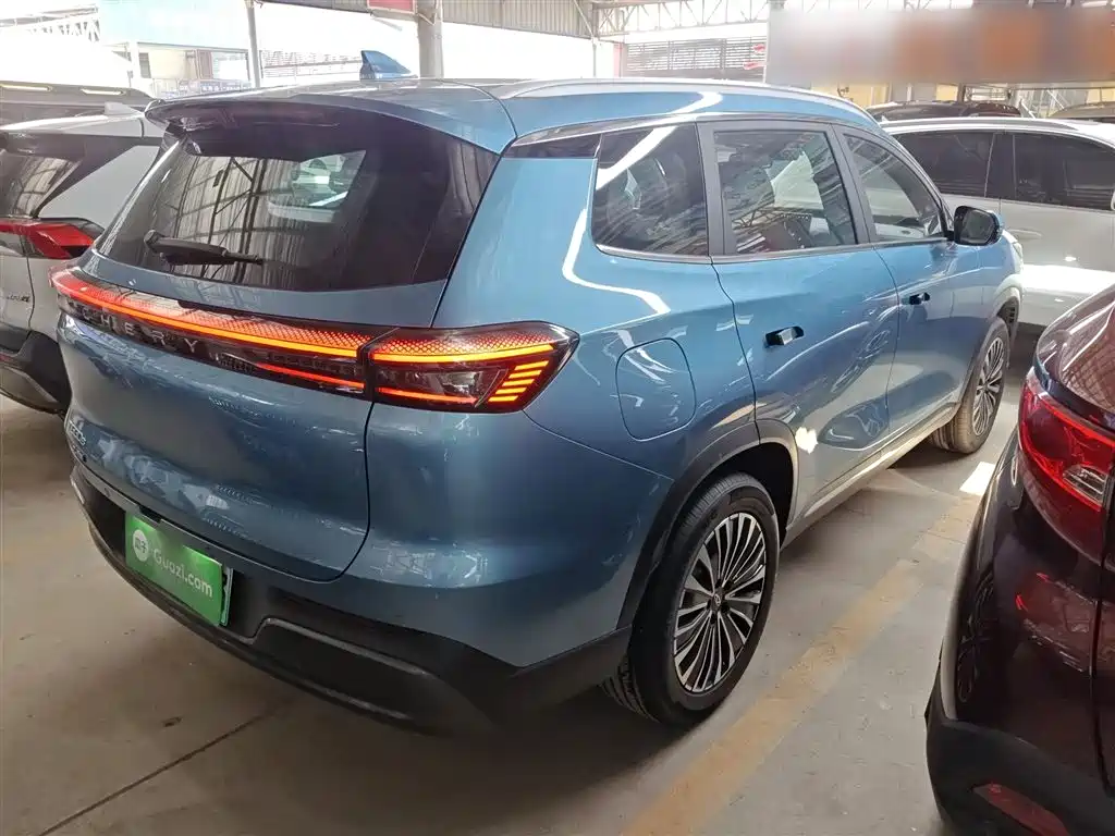 Tiggo 8 PLUS C-DM 1.5 T 116 km Distinguished 5-seat