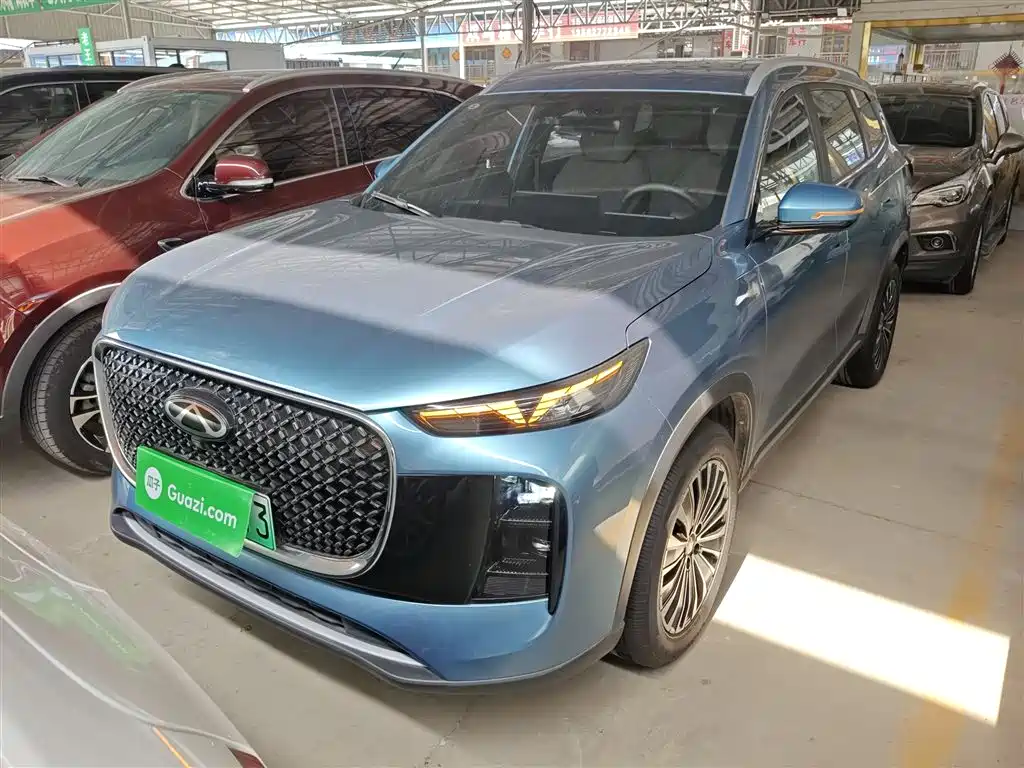 Tiggo 8 PLUS C-DM 1.5 T 116 km Distinguished 5-seat