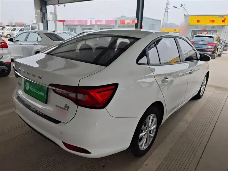 Roewe i5 1.5 L Auto 4 G Connected Leading Luxury