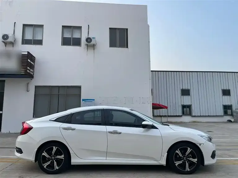 Honda Civic 220 TURBO CVT Distinguished