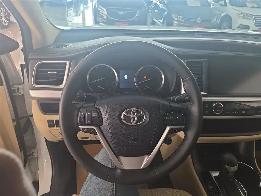 Highlander 2.0 T 4 WD Luxury 7-seat