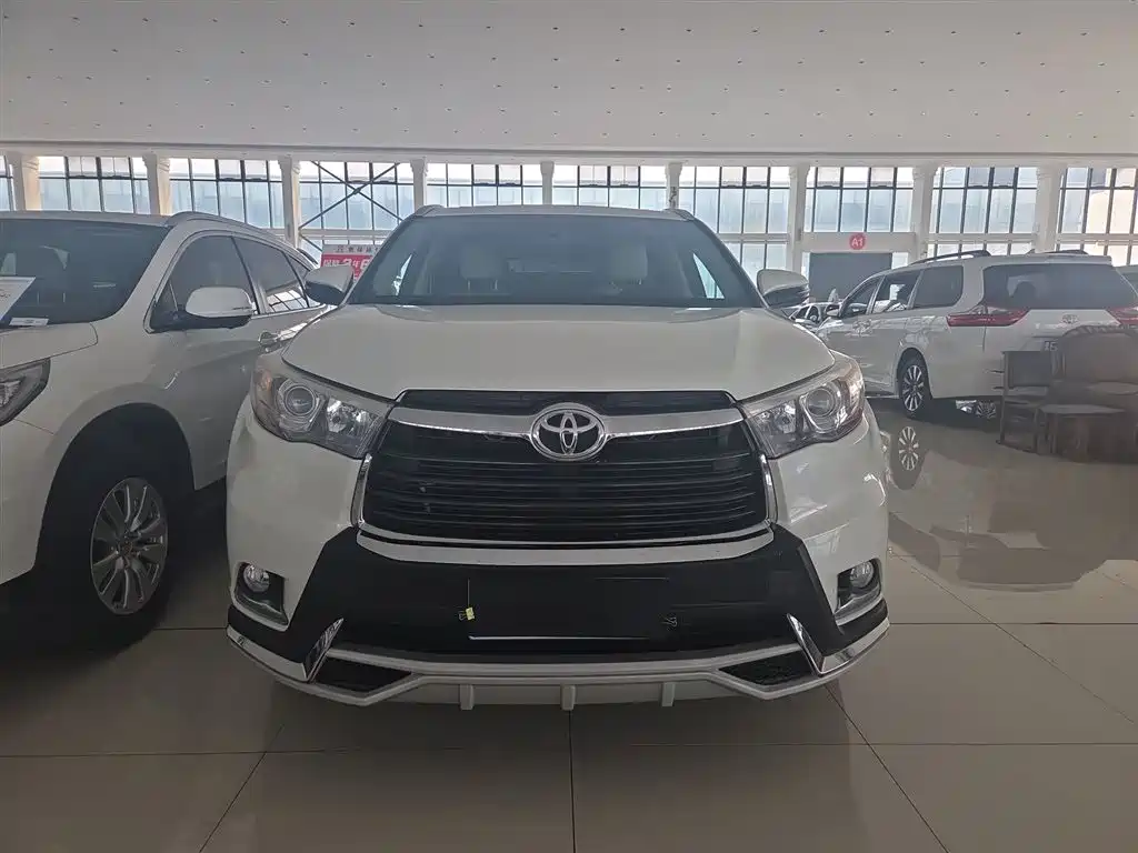 Highlander 2.0 T 4 WD Luxury 7-seat