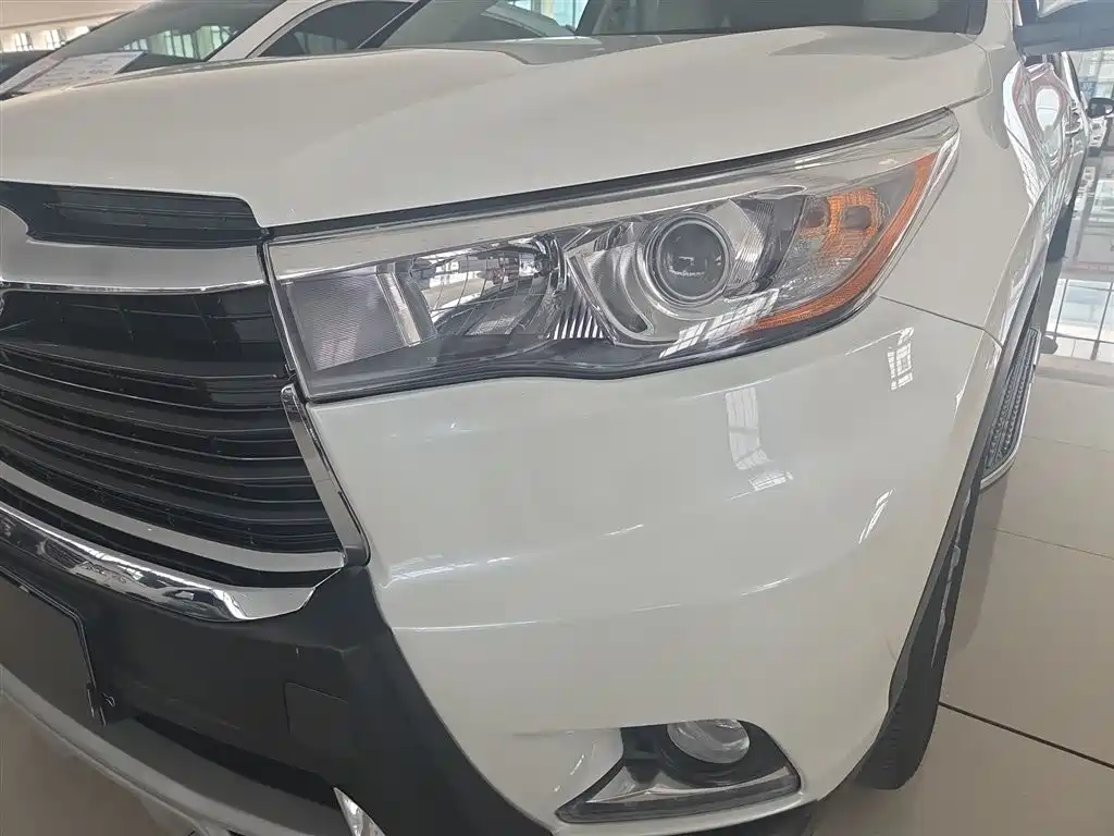 Highlander 2.0 T 4 WD Luxury 7-seat