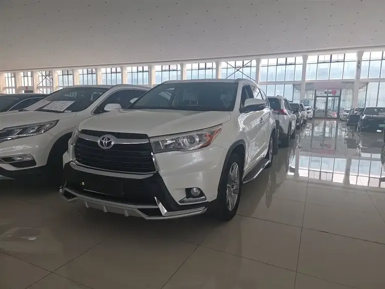 Toyota Highlander 2.0 T 4 WD Luxury 7-seat