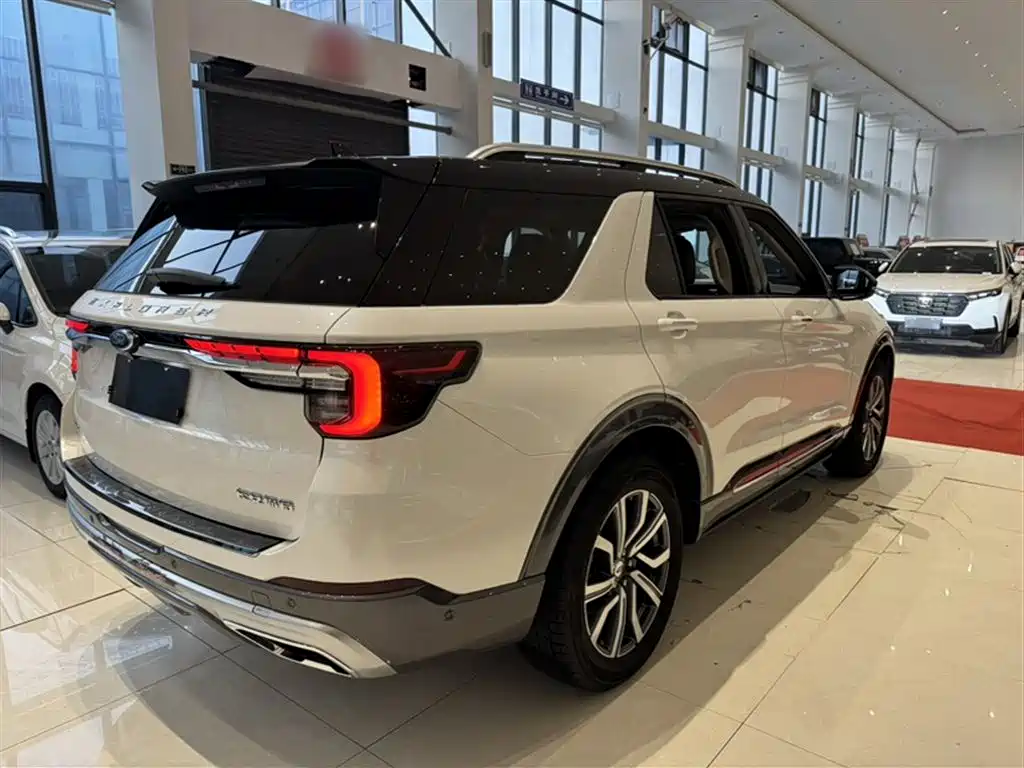 Explorer EcoBoost 285 4 WD Titanium 7-seat