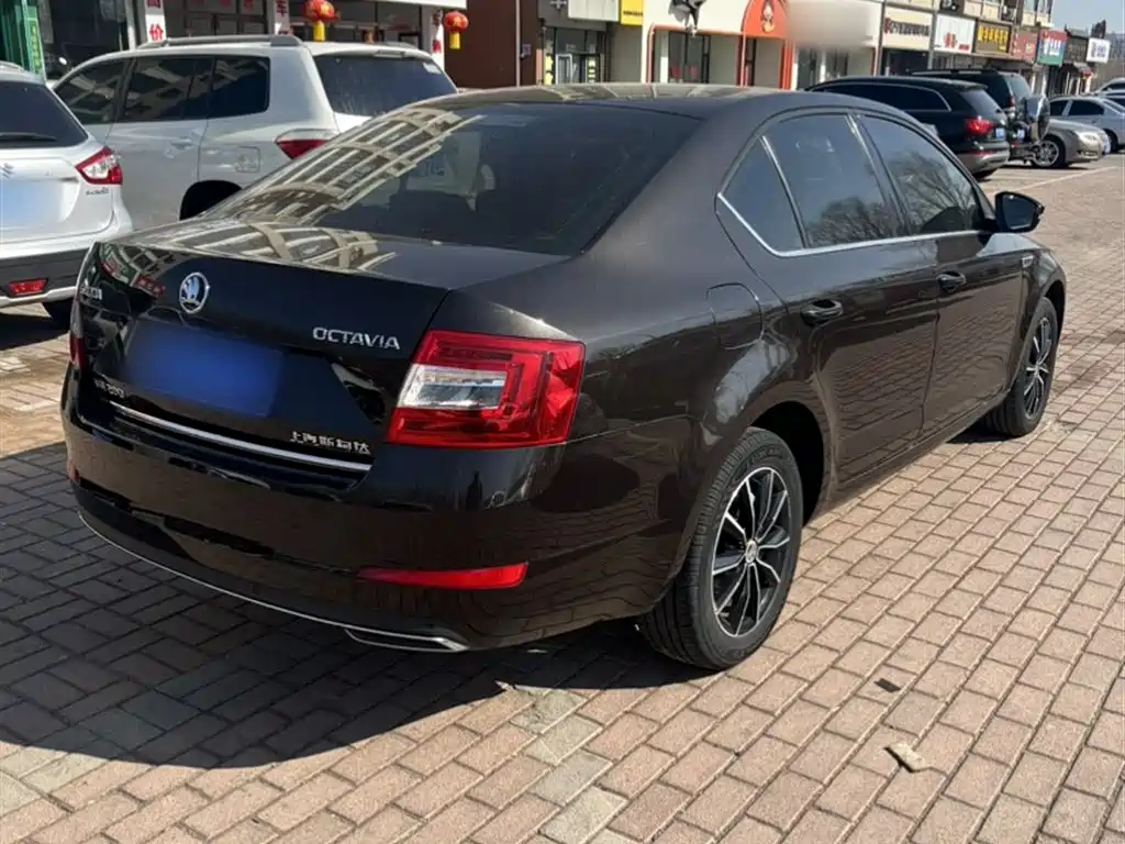 Octavia TSI280 DSG Smart Travel