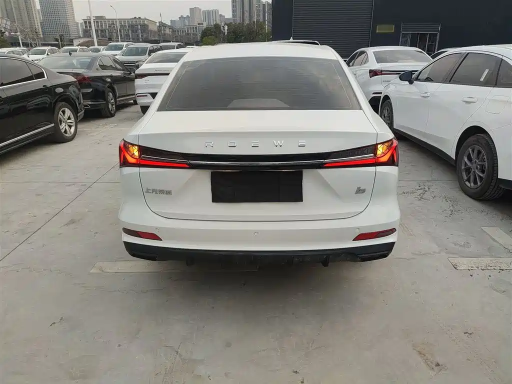Roewe i5 1.5 L CVT Luxury