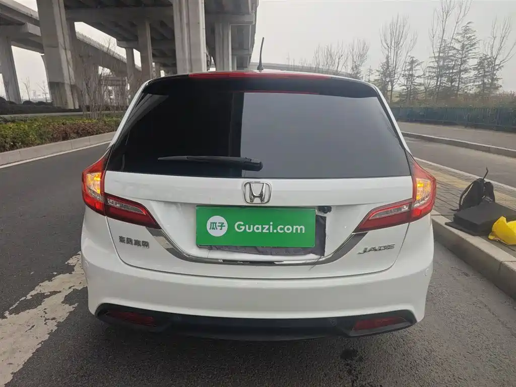 Jade 1.8 L Auto Comfort Elite 5-seat