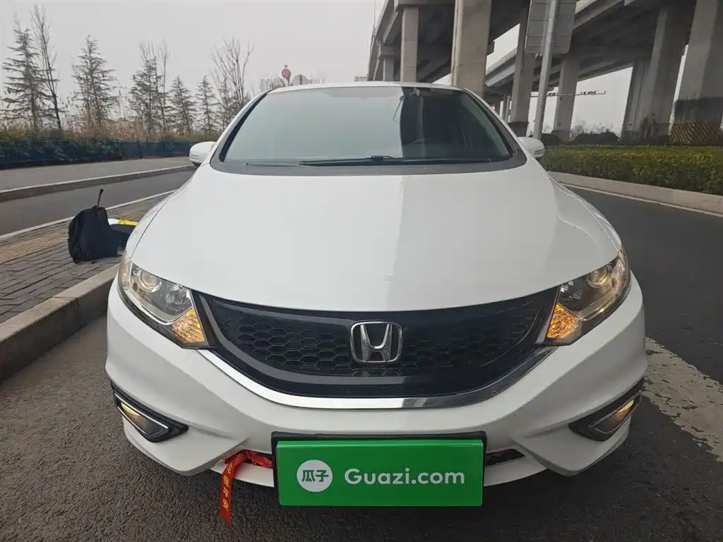 Jade 1.8 L Auto Comfort Elite 5-seat