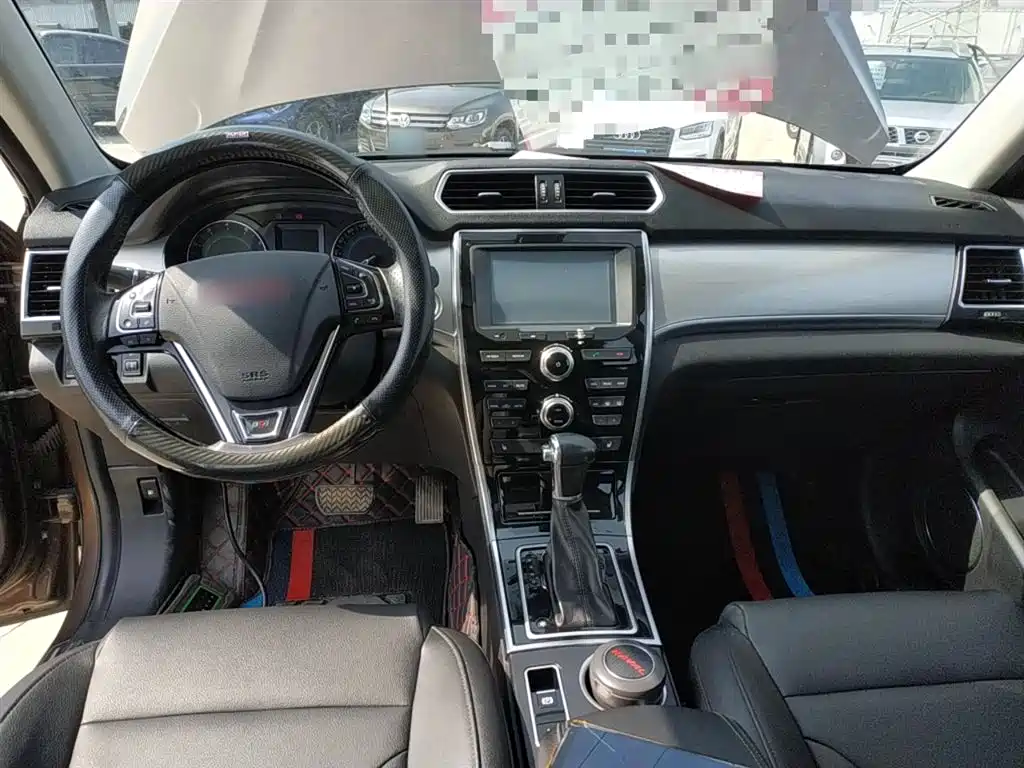 Haval H2 哈弗H2 2015款 1.5 T 自动两驱尊贵版