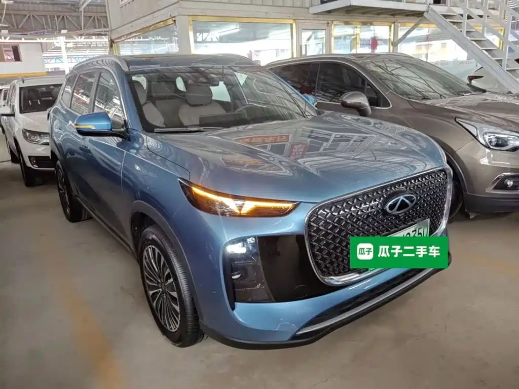 Tiggo 8 PLUS C-DM 1.5 T 116 km Distinguished 5-seat