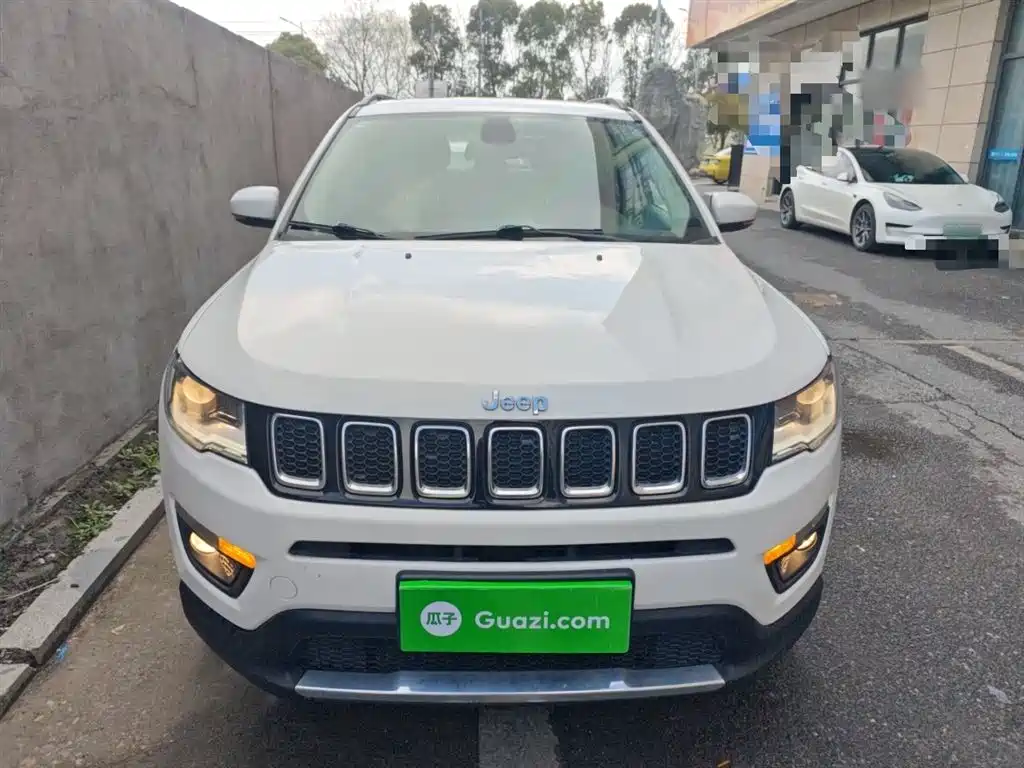 Compass 200 T Auto Home Enjoyment