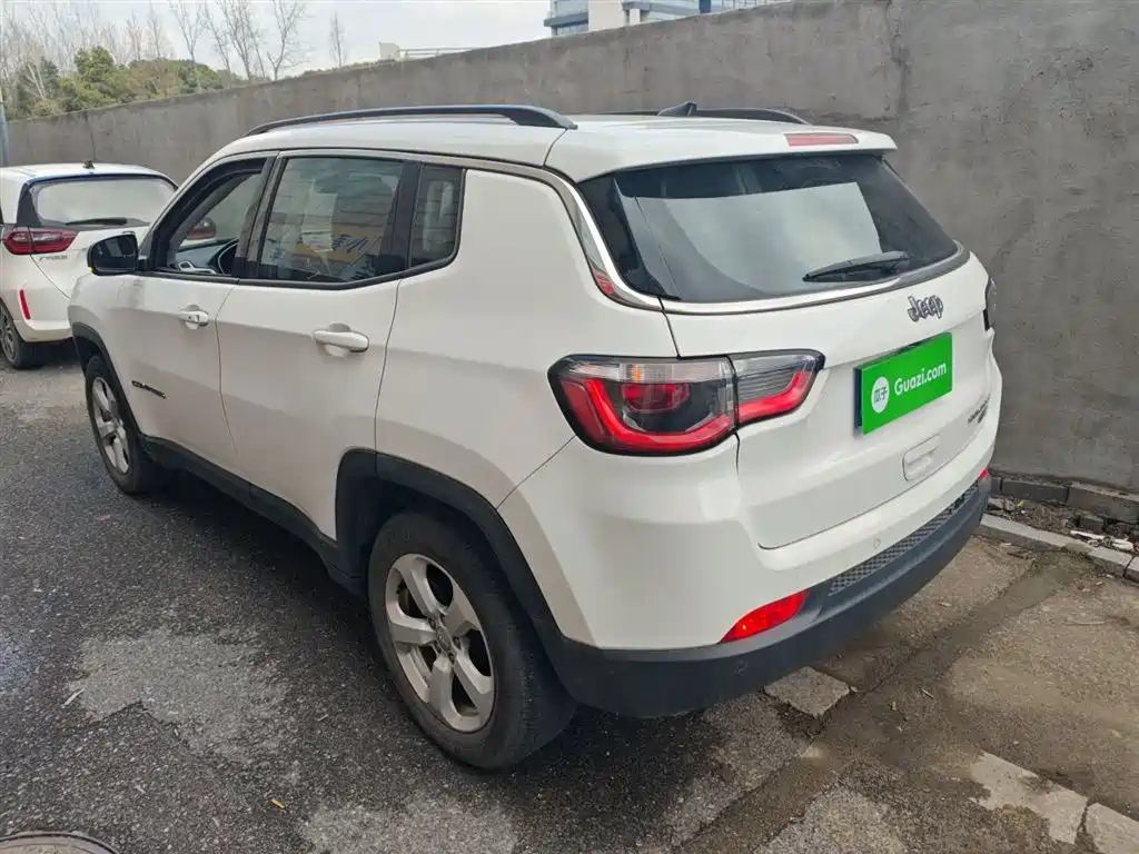 Compass 200 T Auto Home Enjoyment
