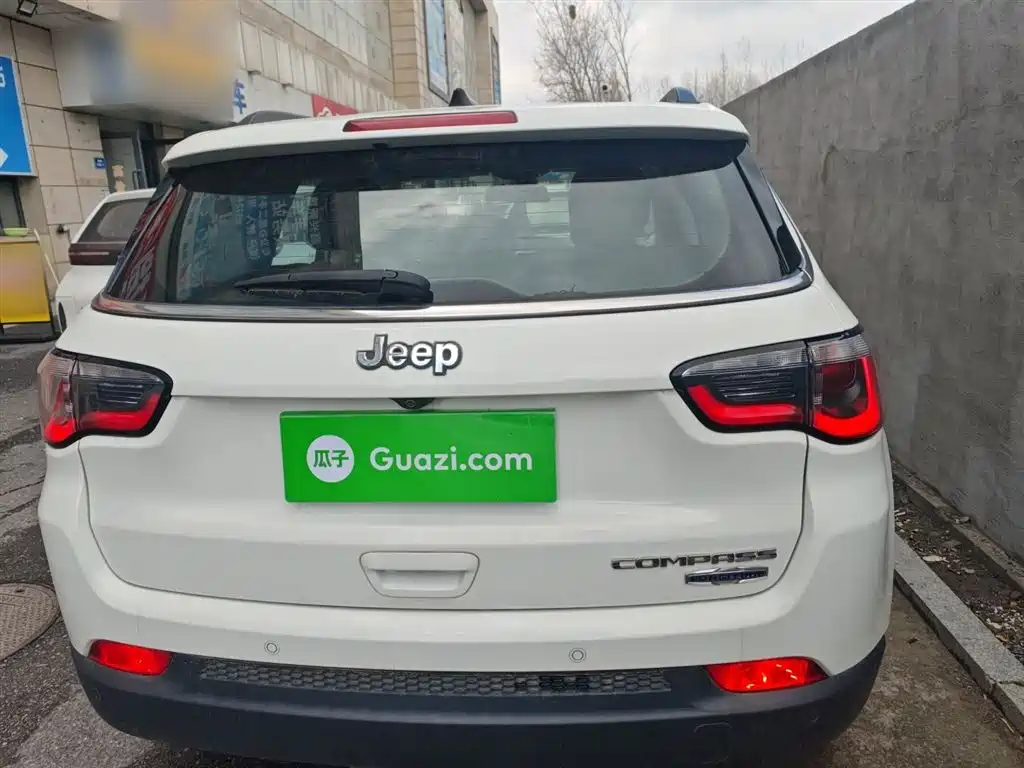 Compass 200 T Auto Home Enjoyment