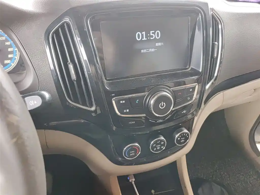 Baojun 730 宝骏730 2015款 1.8 L 手动舒适ESP版 7座
