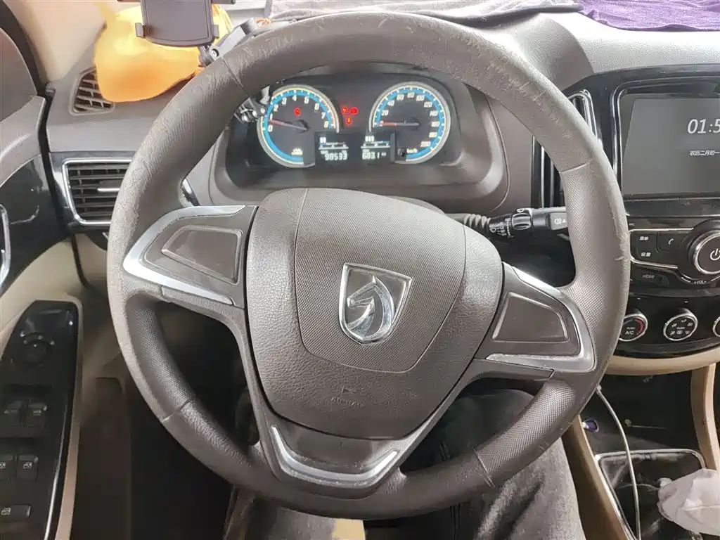 Baojun 730 宝骏730 2015款 1.8 L 手动舒适ESP版 7座