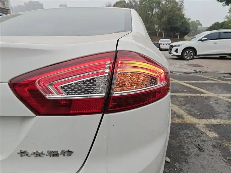 Ford Mondeo (Zhisheng) 2.3 L Fashion