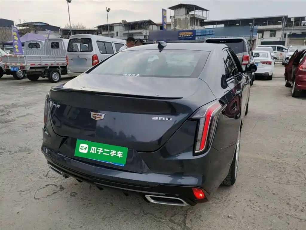 Cadillac CT4 28 T Fashion