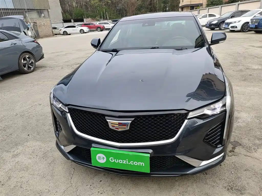 Cadillac CT4 28 T Fashion