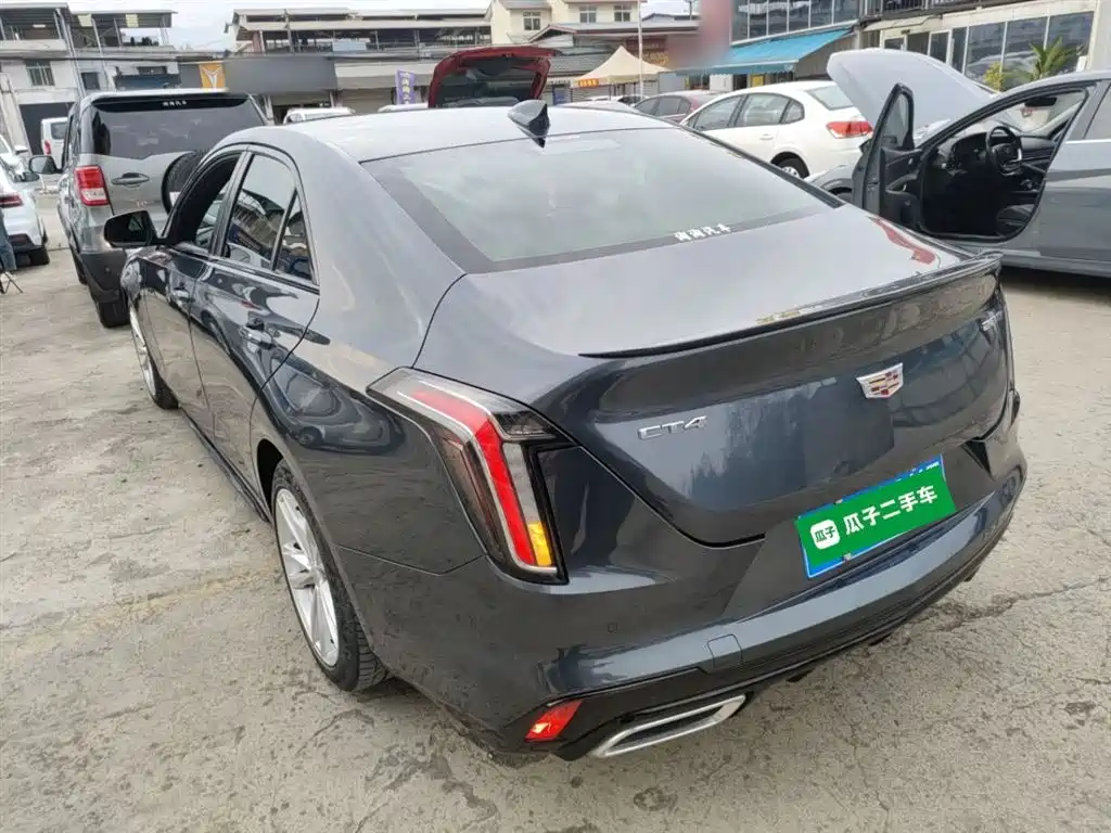 Cadillac CT4 28 T Fashion