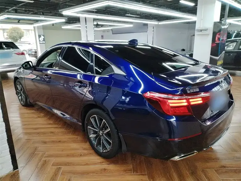Honda Inspire 260 TURBO Refined