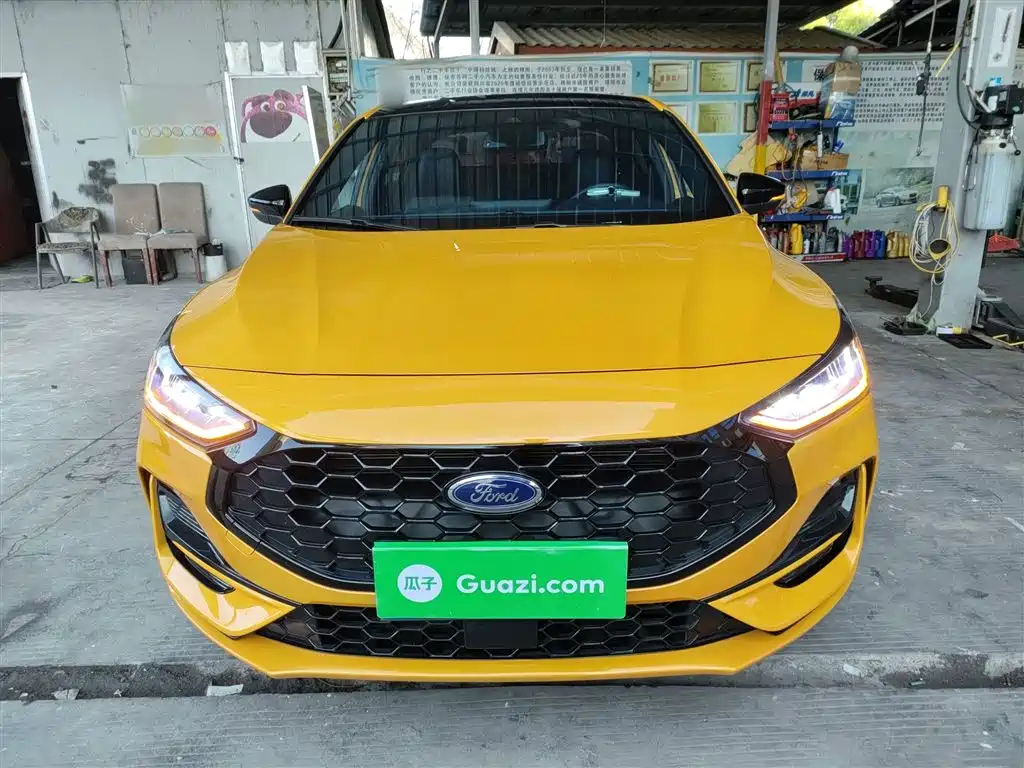 Focus Sedan EcoBoost 180 Auto ST Line
