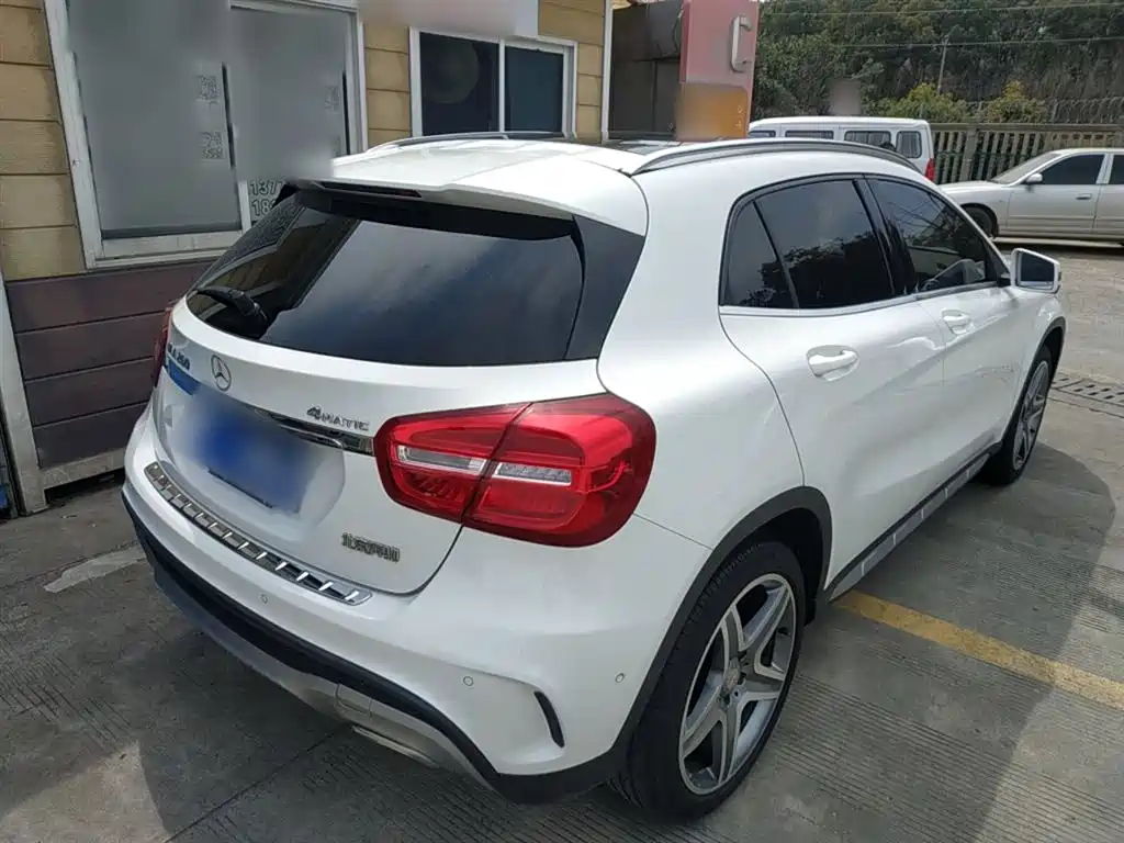 Mercedes-Benz GLA 奔驰GLA 2015款 GLA 260 4 MATIC 运动型