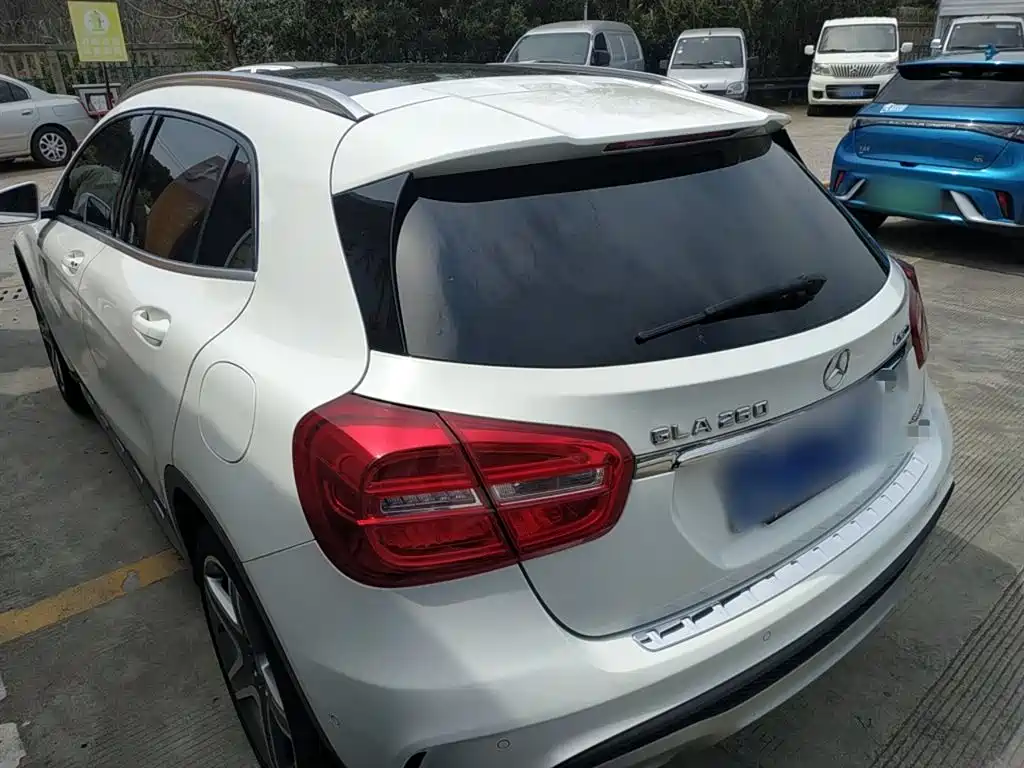 Mercedes-Benz GLA 奔驰GLA 2015款 GLA 260 4 MATIC 运动型