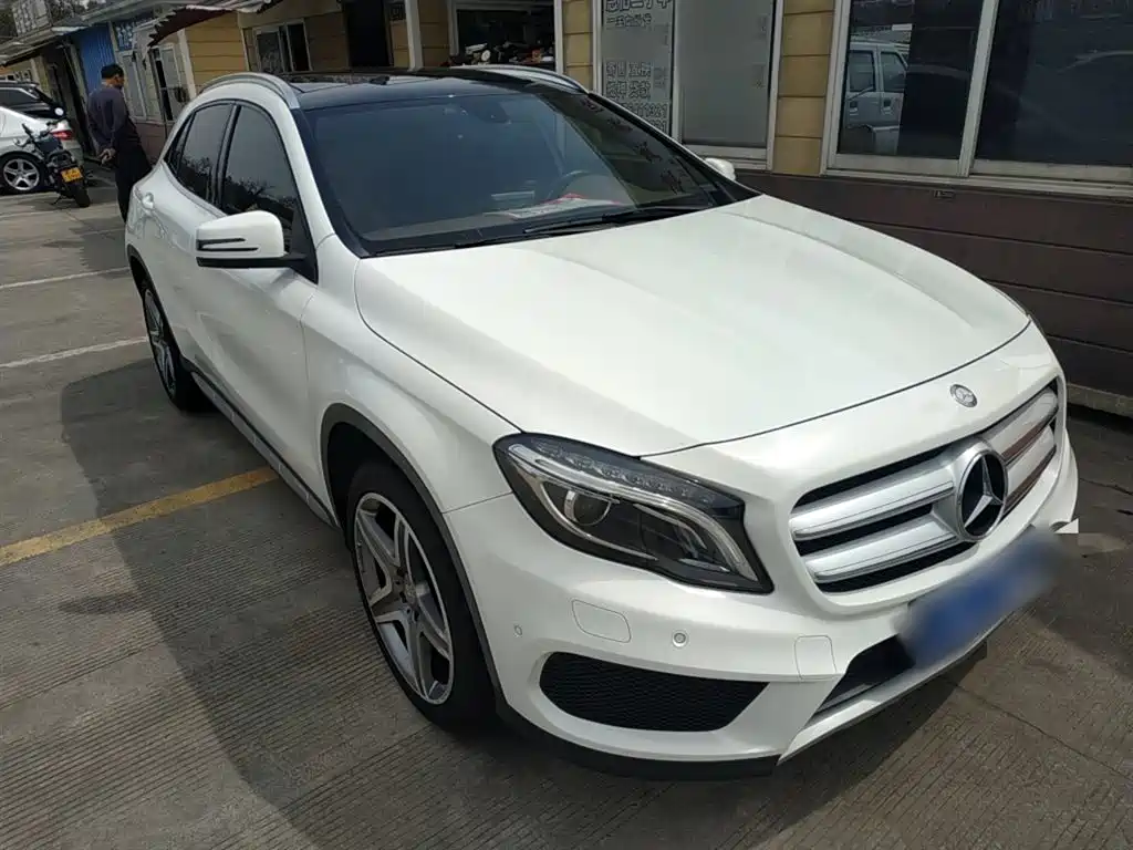 Mercedes-Benz GLA 奔驰GLA 2015款 GLA 260 4 MATIC 运动型