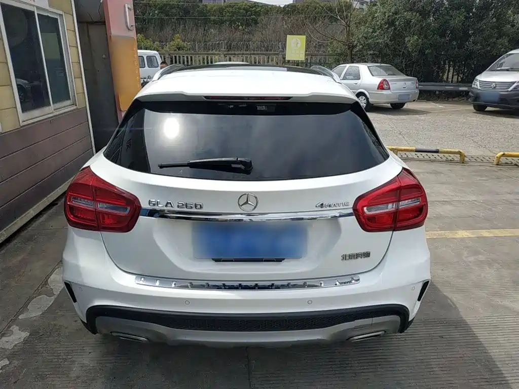 Mercedes-Benz GLA 奔驰GLA 2015款 GLA 260 4 MATIC 运动型