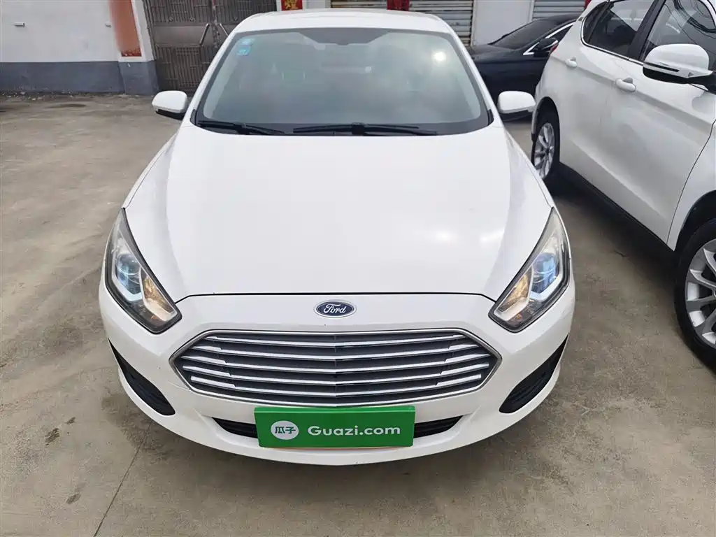 Escort Facelift 1.5 L Auto Comfort