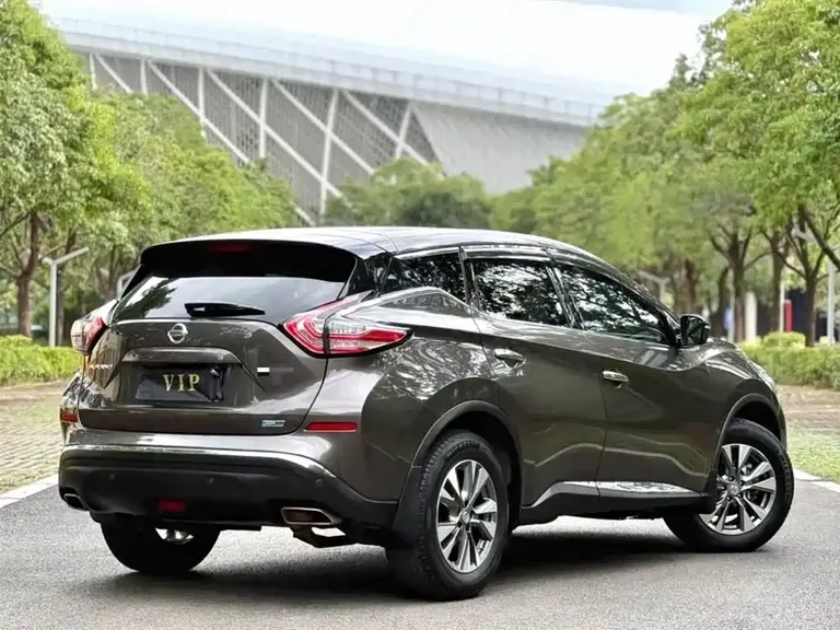 Nissan Murano 2.5 L XE 2 WD Elite